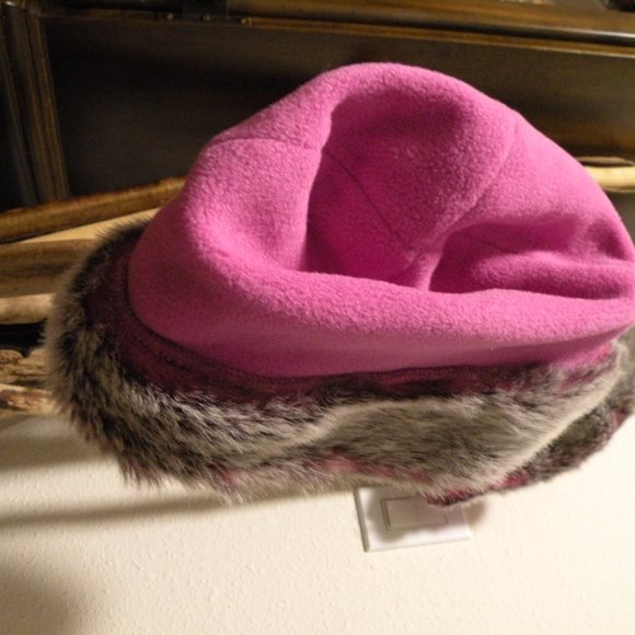 Neck works Hat an neck wrap/ scarf - Picture 5 of 8